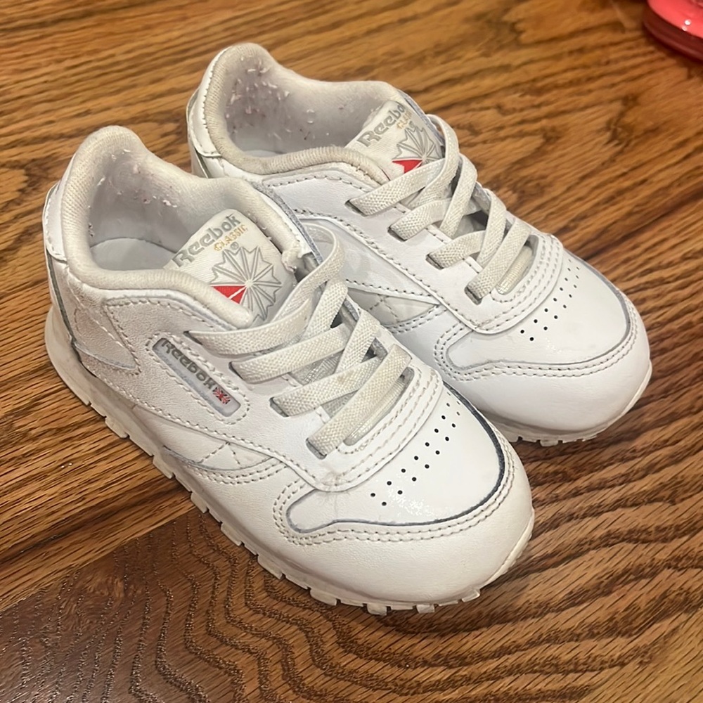 Toddler white Reebok sneakers size 7.